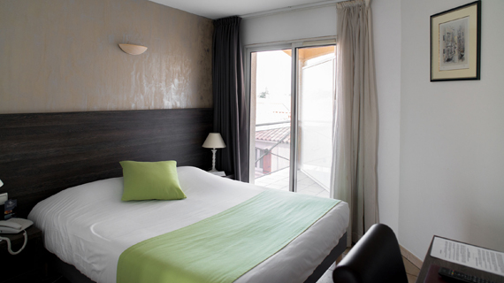 Hotel 3 étoiles avec piscine Ariane Istres chambre standard